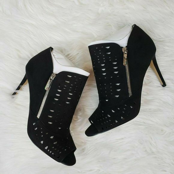 Nine West ZANIA  Black Perforated Peep Toe Bootie - Picture 2 of 8